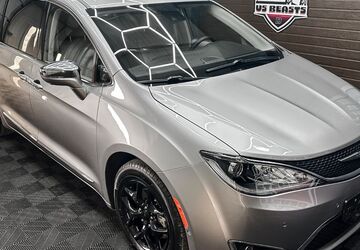 Chrysler Pacifica 61.000 km 26.490 &euro; Bochum 44809