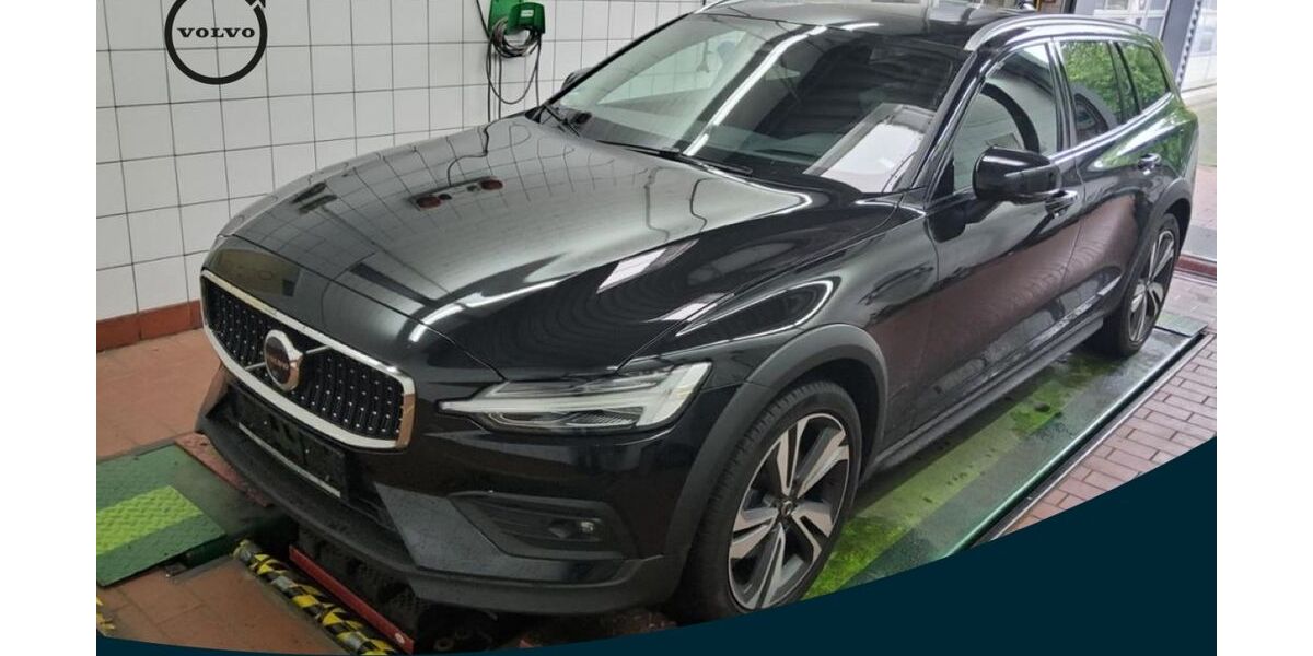 Volvo V60 Cross Country 47.350 km 41.980 &euro; Essen-Kray 45309