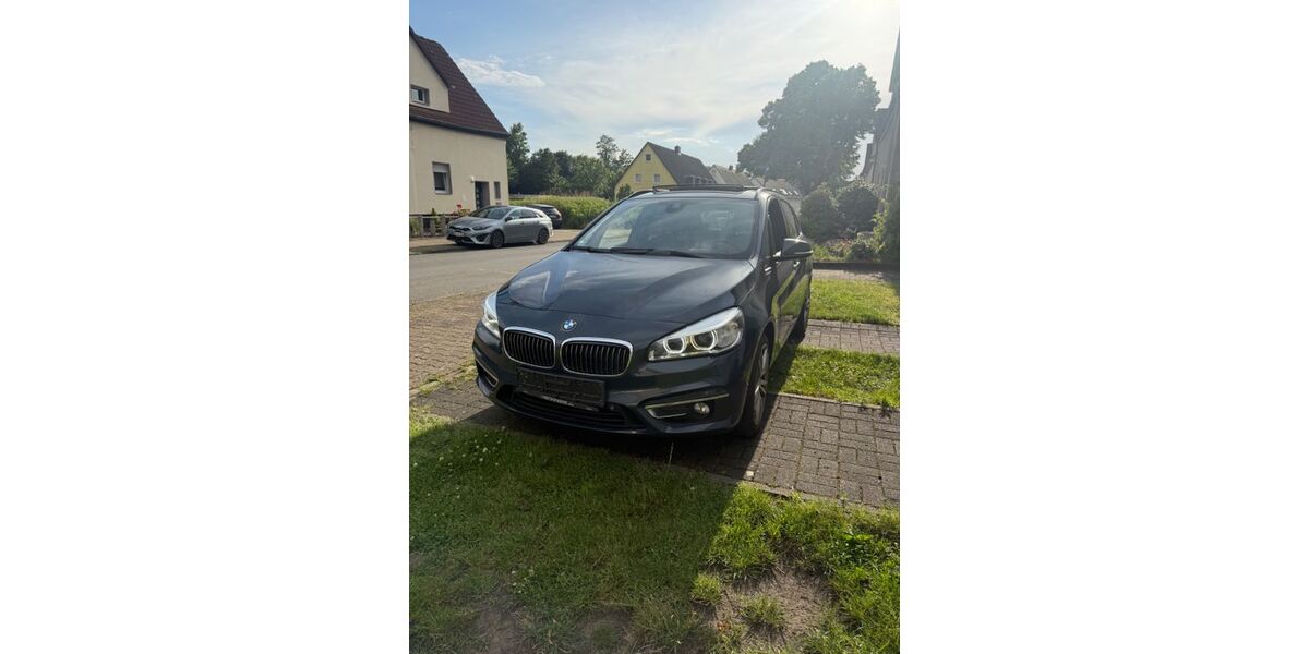BMW 220 Active Tourer 243.000 km 8.257 &euro; Gelsenkirchen 45896