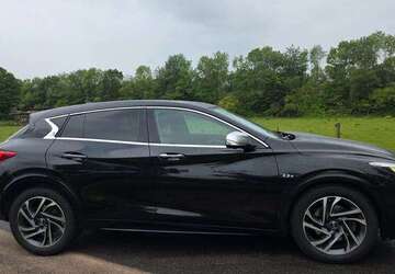 INFINITI Q30 221.000 km 8.990 &euro; Dinslaken 46535