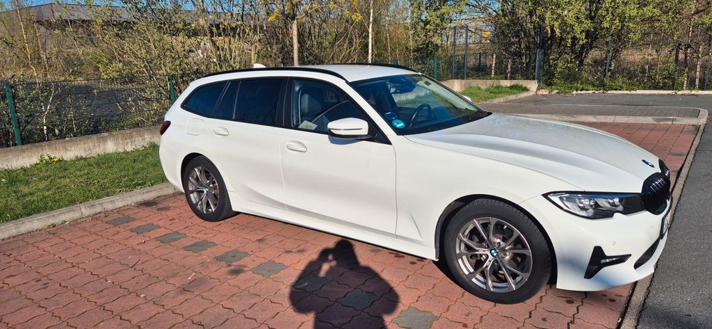 BMW 318 130.100 km 21.999 &euro; Gelsenkirchen 45879