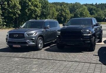 INFINITI QX80 129.000 km 22.900 &euro; Dortmund 44139