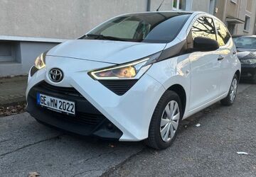 Toyota Aygo (X) 35.500 km 8.900 &euro; Gelsenkirchen 45889