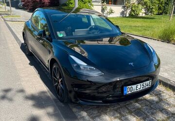 Tesla Model 3 45.124 km 34.900 &euro; Dortmund 44269