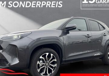 Toyota Yaris Cross 4.417 km 27.490 &euro; Dinslaken 46537
